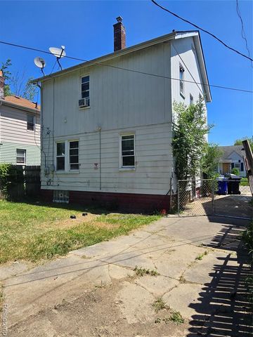 8245 Greenlawn Street, Detroit, MI 48204