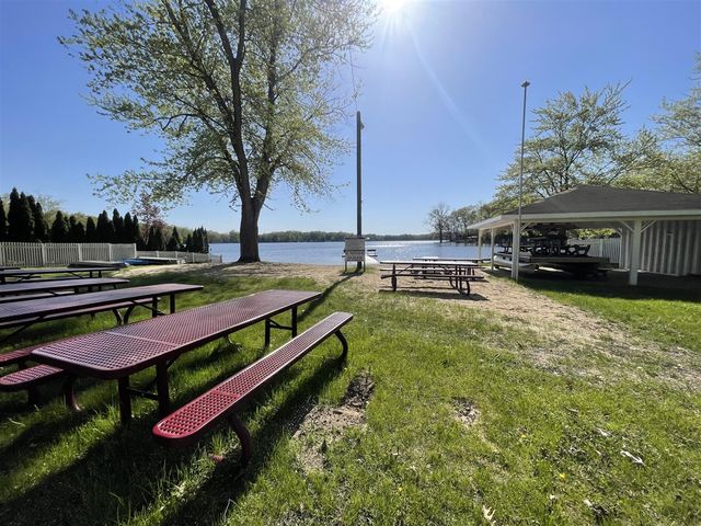 50035 Forest Road, Dowagiac, MI 49047