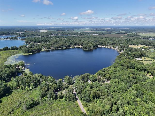 50035 Forest Road, Dowagiac, MI 49047