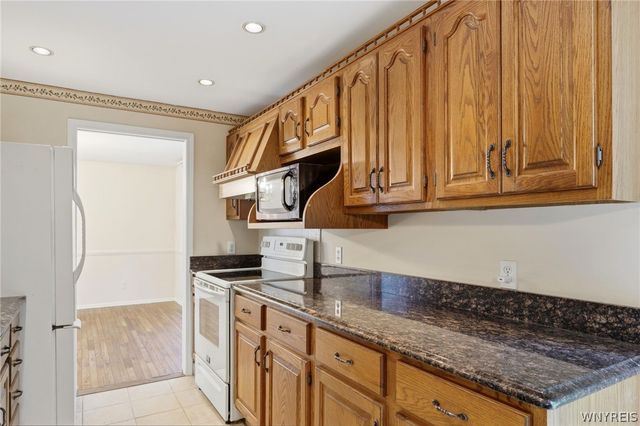 107 Sunrise Terrace, West Seneca, NY 14224