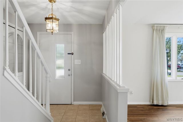107 Sunrise Terrace, West Seneca, NY 14224