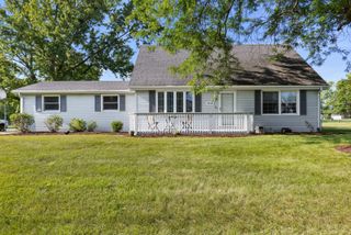 4830 Crown Point Circle, Roscoe, IL 61073