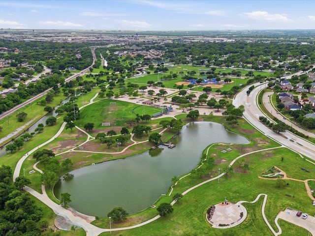 1112 Noble Avenue, Carrollton, TX 75006