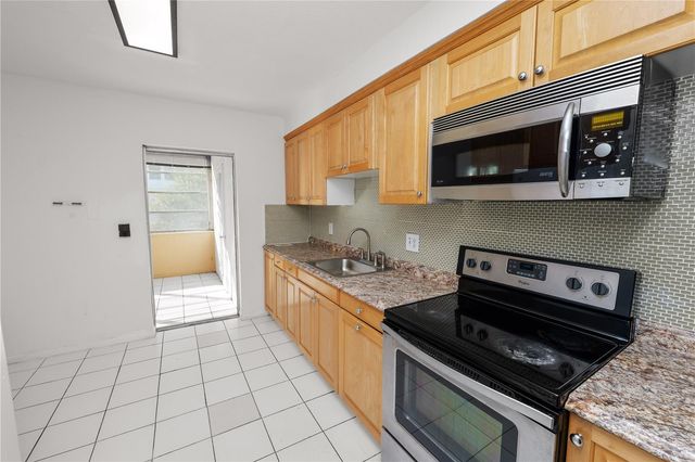 5728 14TH AVENUE N 205B, St Petersburg, FL 33710