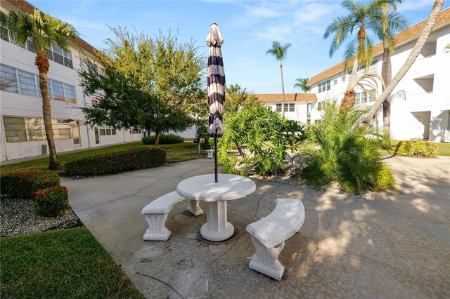 5728 14TH AVENUE N 205B, St Petersburg, FL 33710