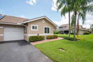 5200 W Lakes Dr, Deerfield Beach, FL 33442