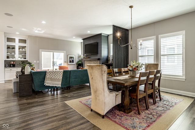 14943 Oak Hollow Lane W, Carmel, IN 46033