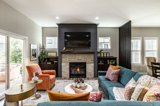 14943 Oak Hollow Lane W, Carmel, IN 46033