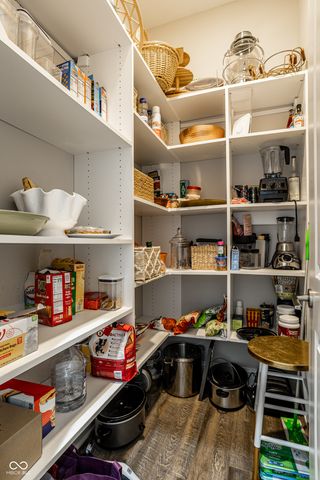 14943 Oak Hollow Lane W, Carmel, IN 46033