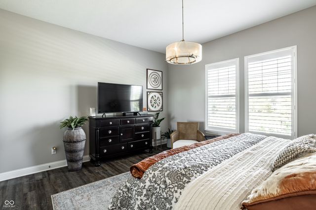 14943 Oak Hollow Lane W, Carmel, IN 46033