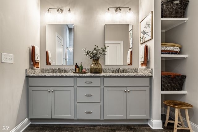 14943 Oak Hollow Lane W, Carmel, IN 46033