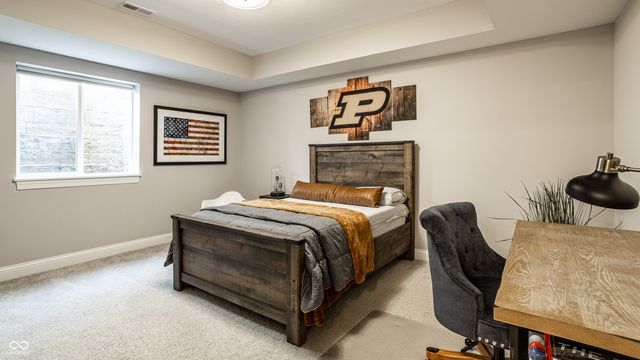 14943 Oak Hollow Lane W, Carmel, IN 46033