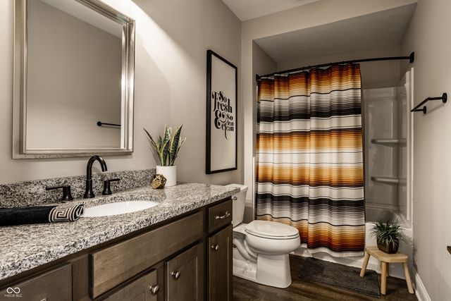 14943 Oak Hollow Lane W, Carmel, IN 46033