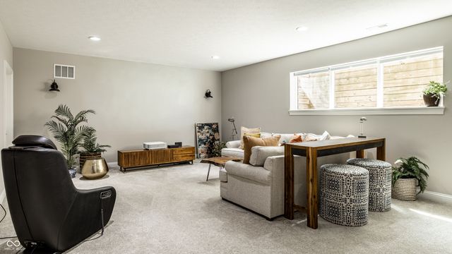 14943 Oak Hollow Lane W, Carmel, IN 46033