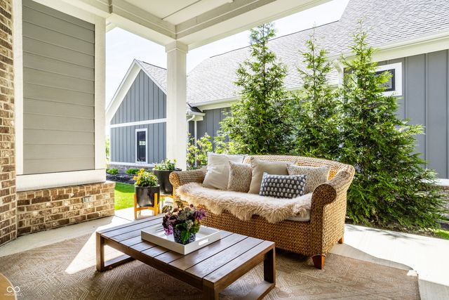 14943 Oak Hollow Lane W, Carmel, IN 46033