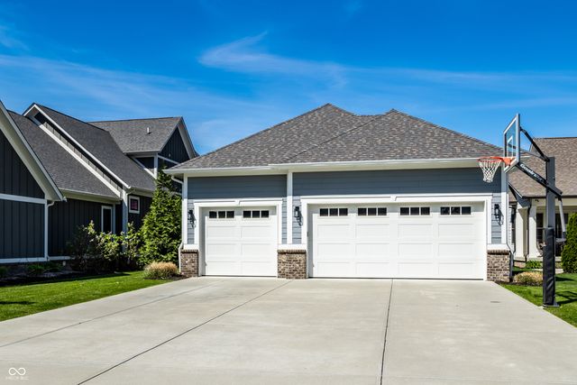 14943 Oak Hollow Lane W, Carmel, IN 46033