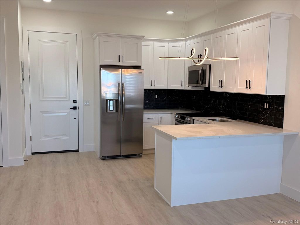 3255 Lawson Boulevard 202, Oceanside, NY 11572