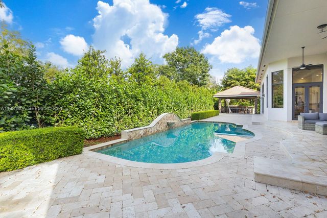 7140 SW 70th Ave, Miami, FL 33143