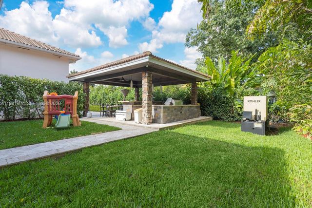 7140 SW 70th Ave, Miami, FL 33143