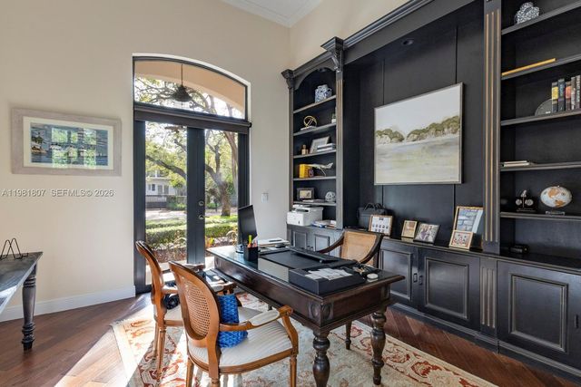 7140 SW 70th Ave, Miami, FL 33143