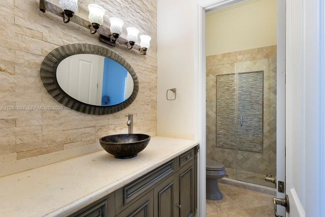 7140 SW 70th Ave, Miami, FL 33143