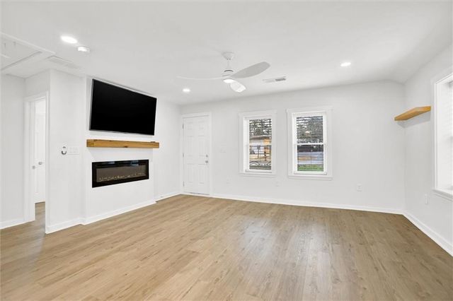 5304 Groovers Landing SE Road, Acworth, GA 30101