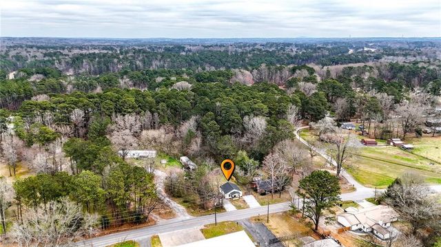 5304 Groovers Landing SE Road, Acworth, GA 30101