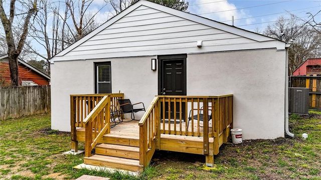 5304 Groovers Landing SE Road, Acworth, GA 30101