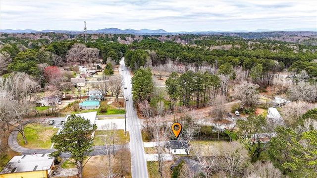 5304 Groovers Landing SE Road, Acworth, GA 30101