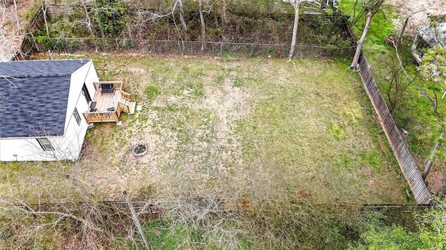 5304 Groovers Landing SE Road, Acworth, GA 30101