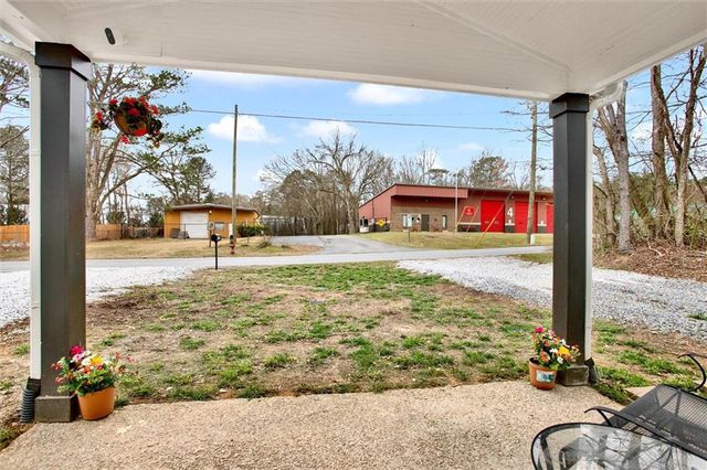 5304 Groovers Landing SE Road, Acworth, GA 30101