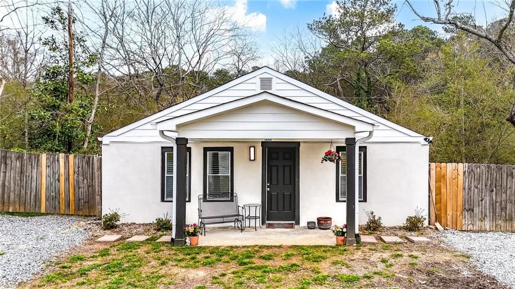 5304 Groovers Landing SE Road, Acworth, GA 30101