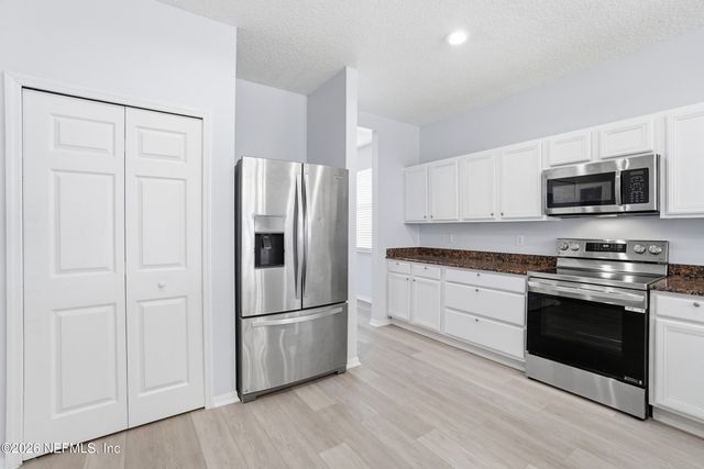 13181 TOM MORRIS Drive, Jacksonville, FL 32224