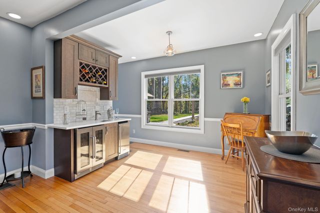 42 Colonial Avenue, Warwick, NY 10990