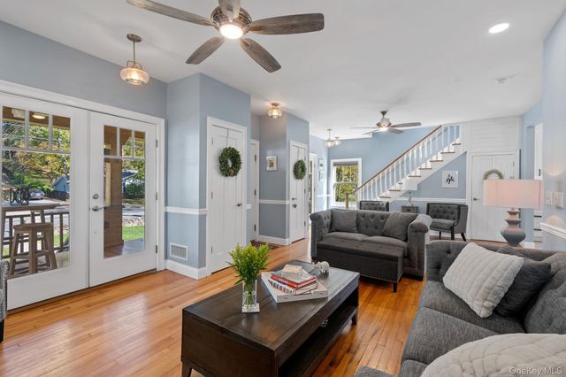 42 Colonial Avenue, Warwick, NY 10990