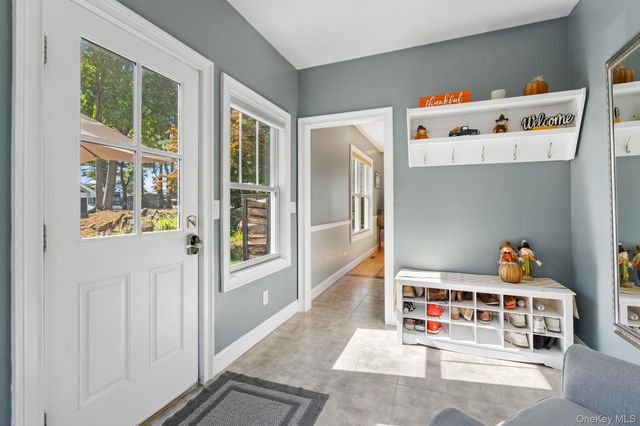 42 Colonial Avenue, Warwick, NY 10990