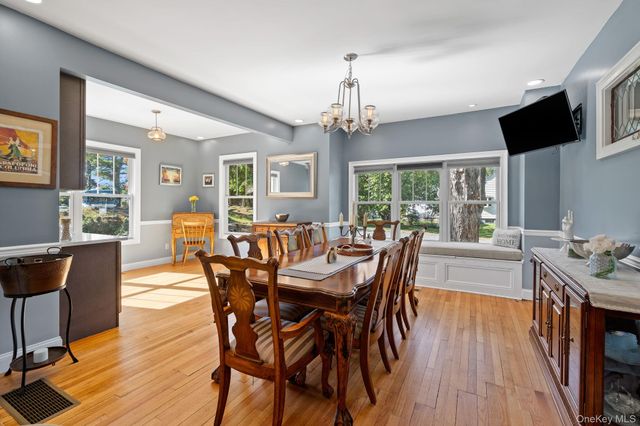 42 Colonial Avenue, Warwick, NY 10990