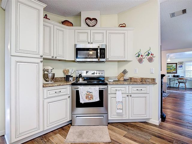 303 PINE LOOP, Frostproof, FL 33843