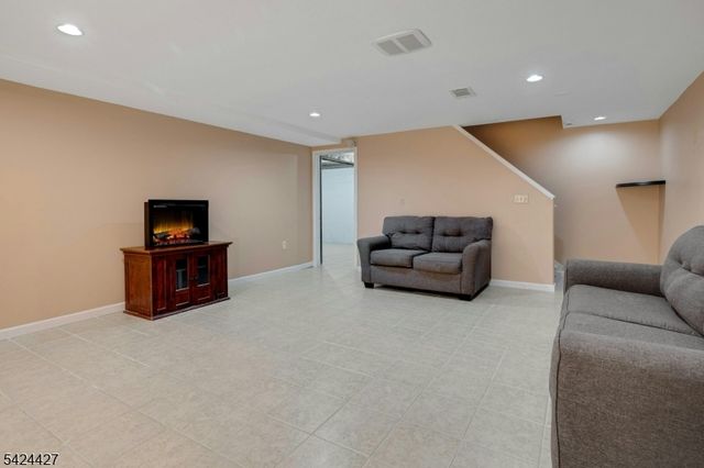 177 Bexley Ln, Piscataway Twp., NJ 08854