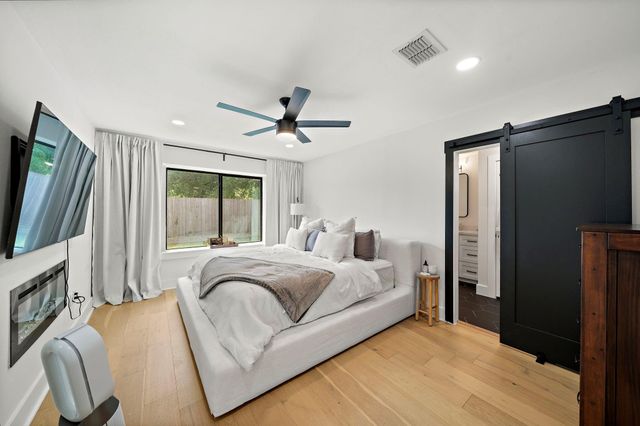 1902 Knoboak Circle, Houston, TX 77080