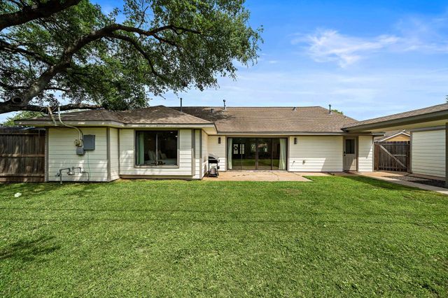 1902 Knoboak Circle, Houston, TX 77080