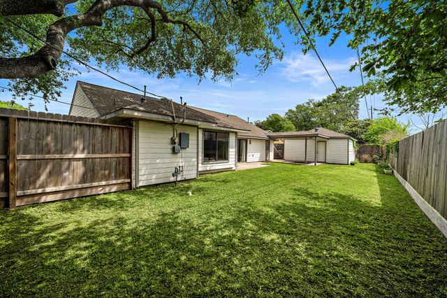 1902 Knoboak Circle, Houston, TX 77080
