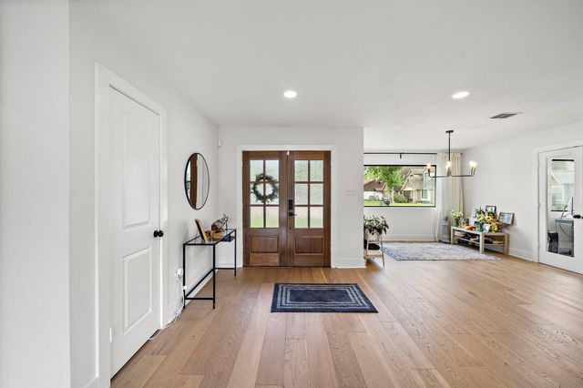 1902 Knoboak Circle, Houston, TX 77080