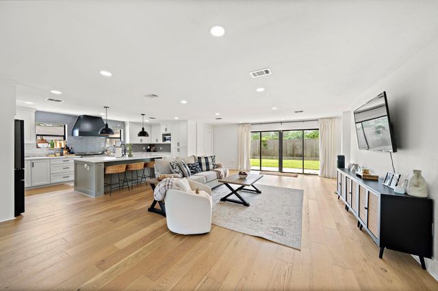 1902 Knoboak Circle, Houston, TX 77080