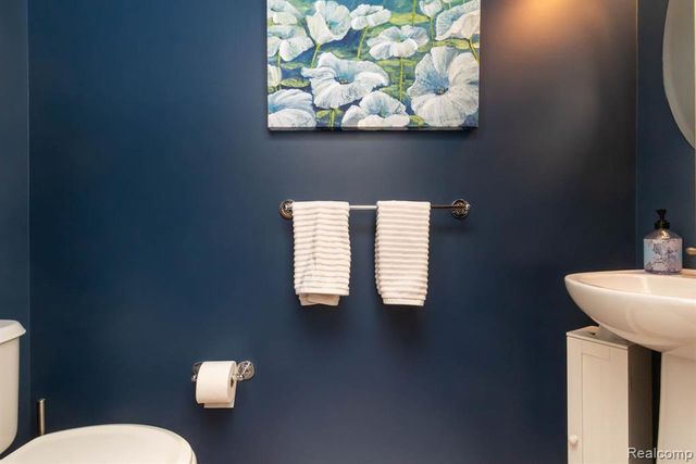 45042 Broadmoor Circle, Northville, MI 48168