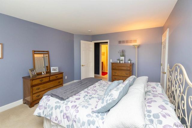 45042 Broadmoor Circle, Northville, MI 48168