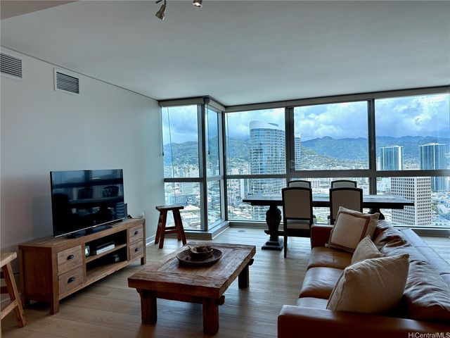 1177 Queen Street 3501, Honolulu, HI 96814
