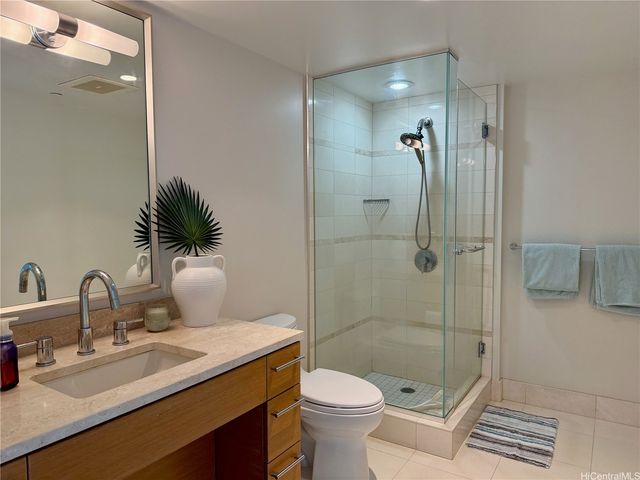 1177 Queen Street 3501, Honolulu, HI 96814