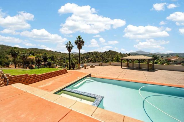 1710 Lotus Lane, El Cajon, CA 92021