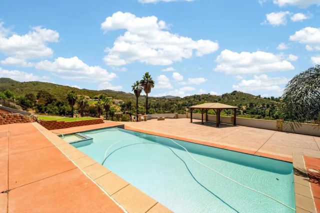 1710 Lotus Lane, El Cajon, CA 92021
